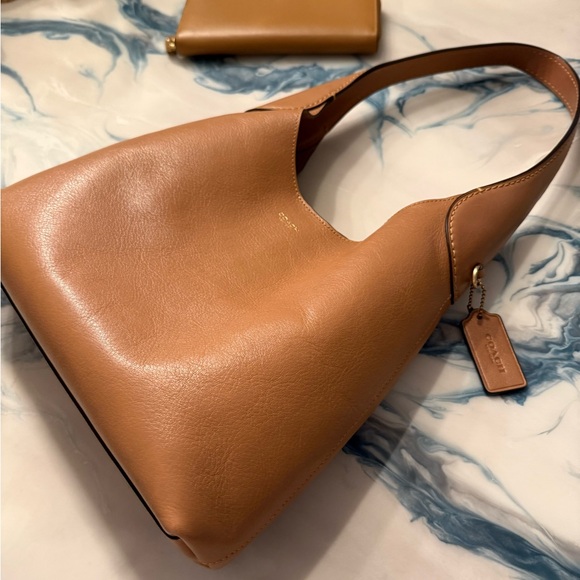 Coach Brooklyn Shoulder Bag 28 in Honey Brown - Picture 8 of 12